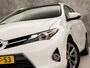 Toyota Auris Touring Sports 1.8 Hybrid Sport Automaat (PANORAMADAK, NAVIGATIE, CLIMATE, CAMERA, SPORTSTOELEN, KEYLESS, GETINT GLAS, NIEUWSTAAT)