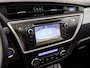 Toyota Auris Touring Sports 1.8 Hybrid Sport Automaat (PANORAMADAK, NAVIGATIE, CLIMATE, CAMERA, SPORTSTOELEN, KEYLESS, GETINT GLAS, NIEUWSTAAT)