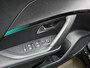 Peugeot e-2008 EV Allure Pack 50 kWh Carplay PDC LED Cruise Trekhaak Camera 17"LM