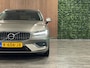 Volvo V60 B5 Aut. Inscription | Trekhaak | Harman Kardon | Adaptieve Cruise Control | Stoel en Stuurwielverwarming | Parkeercamera | Full LED Meesturende koplampen | Pilot Assist | BLIS Dode Hoek Detectie | Voorstoelen elektrisch geheugen | Lederen bekleding | Zitting verlenging voorstoelen | 18 Inch | Keyless Drive | Parkeersensoren voor+achter | Privacy Glass | Elektrisch bedienbare achterklep | Draadloos telefoon opladen | Climate Control L+R | Breedstralers in voorbumper | Alarm Klasse III | DAB Radio | Apple Carplay/Android auto | Volvo On Call met mobiele App functie | Pebble Grey Metallic |