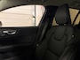 Volvo V60 B5 Aut. Inscription | Trekhaak | Harman Kardon | Adaptieve Cruise Control | Stoel en Stuurwielverwarming | Parkeercamera | Full LED Meesturende koplampen | Pilot Assist | BLIS Dode Hoek Detectie | Voorstoelen elektrisch geheugen | Lederen bekleding | Zitting verlenging voorstoelen | 18 Inch | Keyless Drive | Parkeersensoren voor+achter | Privacy Glass | Elektrisch bedienbare achterklep | Draadloos telefoon opladen | Climate Control L+R | Breedstralers in voorbumper | Alarm Klasse III | DAB Radio | Apple Carplay/Android auto | Volvo On Call met mobiele App functie | Pebble Grey Metallic |