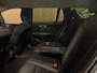 Volvo V60 B5 Aut. Inscription | Trekhaak | Harman Kardon | Adaptieve Cruise Control | Stoel en Stuurwielverwarming | Parkeercamera | Full LED Meesturende koplampen | Pilot Assist | BLIS Dode Hoek Detectie | Voorstoelen elektrisch geheugen | Lederen bekleding | Zitting verlenging voorstoelen | 18 Inch | Keyless Drive | Parkeersensoren voor+achter | Privacy Glass | Elektrisch bedienbare achterklep | Draadloos telefoon opladen | Climate Control L+R | Breedstralers in voorbumper | Alarm Klasse III | DAB Radio | Apple Carplay/Android auto | Volvo On Call met mobiele App functie | Pebble Grey Metallic |