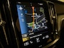 Volvo V60 B5 Aut. Inscription | Trekhaak | Harman Kardon | Adaptieve Cruise Control | Stoel en Stuurwielverwarming | Parkeercamera | Full LED Meesturende koplampen | Pilot Assist | BLIS Dode Hoek Detectie | Voorstoelen elektrisch geheugen | Lederen bekleding | Zitting verlenging voorstoelen | 18 Inch | Keyless Drive | Parkeersensoren voor+achter | Privacy Glass | Elektrisch bedienbare achterklep | Draadloos telefoon opladen | Climate Control L+R | Breedstralers in voorbumper | Alarm Klasse III | DAB Radio | Apple Carplay/Android auto | Volvo On Call met mobiele App functie | Pebble Grey Metallic |