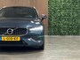 Volvo V60 T6 AWD Recharge Inscription | Trekhaak | Stoelventilatie | Harman Kardon | Stoelmassage | Head-Up Display | Adatpieve Cruise Control | Standkachel met Volvo On Call App | Stoelverwarming voor+achter | Stuurwielverwarming | Full LED Meesturende koplampen | Pilot Assist | BLIS Dode Hoek Detectie | Parkeercamera | Gelamineerde/geluidwerende zijruiten | Elektrische voorstoelen geheugen | Nappa lederen bekleding | Zitting verlenging voorstoelen | Lederen dashboard | 4-Spaaks sportstuurwiel | 18 Inch | Keyless Drive | Parkeersensoren voor+achter | Elektrisch bedienbare achterklep | Climate Control L+R | DAB Radio | Apple Carplay/Android Auto | Volvo On Call met mobiele App functie | Denim Blue Metallic |