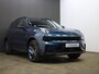 Lynk & Co 01 1.5 | Hybride | Panorama dak | Airco | Climate control | 360 camera | Stoelverwarming | Navigatie |