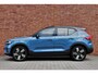 Volvo EX40 Single Motor Extended Range Ultra | Panoramisch schuif-/kanteldak | Verwarmbare voorstoelen + stuurwiel | Premium audio by Harman Kardon | 360 graden camera | Power Seats incl. Memory | Warmtepomp | Adaptieve cruise control & Pilot assist