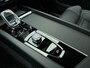 Volvo XC60 T6 350pk AWD Ultra Black Edition | Facelift | Schuif/kantel dak | H & K Audio | BLIS | 360 Camera