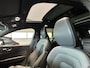 Volvo XC60 2.0 Recharge T8 AWD R-Design | Trekhaak | Panoramisch Schuif/-Kanteldak | Harman/Kardon | Getint Glas | Parkeercamera | Stoelverwarming voor & achter | Stuurverwarming |