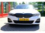 BMW 3-Serie 318i M Sport Aut. Navi|Leder-Alcantara|1e Eig|Pano|LMV|Sportstoelen