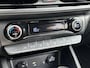 Hyundai Kona 1.6 GDI HEV Premium / Navigatie / Apple Carplay & Android Auto / Lederen Bekleding / Stuur & Stoelverwarming / Stoelventilatie / Elektrisch Verstelbare Stoelen / LED lampen / Parkersensoren Rondom / HUD /