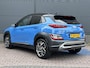 Hyundai Kona 1.6 GDI HEV Premium / Navigatie / Apple Carplay & Android Auto / Lederen Bekleding / Stuur & Stoelverwarming / Stoelventilatie / Elektrisch Verstelbare Stoelen / LED lampen / Parkersensoren Rondom / HUD /