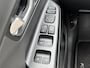Hyundai Kona 1.6 GDI HEV Premium / Navigatie / Apple Carplay & Android Auto / Lederen Bekleding / Stuur & Stoelverwarming / Stoelventilatie / Elektrisch Verstelbare Stoelen / LED lampen / Parkersensoren Rondom / HUD /