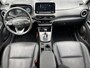 Hyundai Kona 1.6 GDI HEV Premium / Navigatie / Apple Carplay & Android Auto / Lederen Bekleding / Stuur & Stoelverwarming / Stoelventilatie / Elektrisch Verstelbare Stoelen / LED lampen / Parkersensoren Rondom / HUD /