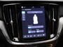Volvo V60 2.0 T6 Plug-in hybrid AWD Ultra Dark / Head-Up Display / Bowers & Wilkins Audio / Stoelmassage / 360 camera / Pano. dak / Stoelventilatie / Elektr. stoelverstelling / Stoel-, stuur- & achterbankverwarming / BLIS