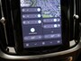 Volvo V60 2.0 T6 Plug-in hybrid AWD Ultra Dark / Head-Up Display / Bowers & Wilkins Audio / Stoelmassage / 360 camera / Pano. dak / Stoelventilatie / Elektr. stoelverstelling / Stoel-, stuur- & achterbankverwarming / BLIS
