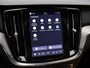 Volvo V60 2.0 T6 Plug-in hybrid AWD Ultra Dark / Head-Up Display / Bowers & Wilkins Audio / Stoelmassage / 360 camera / Pano. dak / Stoelventilatie / Elektr. stoelverstelling / Stoel-, stuur- & achterbankverwarming / BLIS