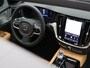 Volvo V60 2.0 T6 Plug-in hybrid AWD Ultra Dark / Head-Up Display / Bowers & Wilkins Audio / Stoelmassage / 360 camera / Pano. dak / Stoelventilatie / Elektr. stoelverstelling / Stoel-, stuur- & achterbankverwarming / BLIS