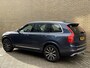 Volvo XC90 2.0 T8 390pk Recharge AWD Inscription | 7-persoons | Wegklapbare trekhaak | Lederen interieur | 360 camera | Navigatie | Stoelverwarming&koeling | Stuurverwarming | DAB | LED | Adaptieve cruise / Pilot assist | Lane assist | Virtual cockpit | Apple CarPlay / Android Auto | Head up display | Elektrisch verstelbare stoelen met memory | Volledig onderhouden!