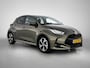 Toyota Yaris 1.5 Hybrid 115 First Edition + | BTW voertuig | Dealeronderhouden | Stoel+stuurverwarming | Apple CarPlay/Android Auto | Climate Control | Cruise Control Adaptive | Achteruitrijcamera |