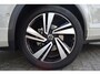 Volkswagen T-Roc 1.5 TSI R-Line Edition | Trekhaak | Adaptieve Cruise Control | Dodehoek Detectie | Climate Control |
