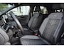 Volkswagen T-Roc 1.5 TSI R-Line Edition | Trekhaak | Adaptieve Cruise Control | Dodehoek Detectie | Climate Control |