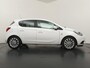 Opel Corsa 1.0 Turbo 120 Jaar Edition - Navigatie - Parkeersensoren - Stoelverwarming - Cruise Control