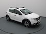 Dacia Sandero TCe Bi-Fuel Stepway Serie Limitee 15th Anniv. 100pk Camera | Cruise | Navi | Parkeersens. achter | Trekhaak afneembaar.