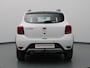 Dacia Sandero TCe Bi-Fuel Stepway Serie Limitee 15th Anniv. 100pk Camera | Cruise | Navi | Parkeersens. achter | Trekhaak afneembaar.