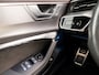 Audi A6 Avant 55 TFSI quattro S-Line 340Pk Automaat (PANORAMADAK, BANG&OLUFSEN, HEAD-UP DISPLAY, NAPPA LEDER, MEESTURENDE ACHTERAS, CAMERA, STOELVERWARMING, SFEERVERLICHTING, ADAPTIVE CRUISE, MATRIX LED, NIEUWSTAAT)