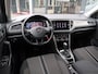 Volkswagen T-Roc 1.5 TSI Style Business | Virtual | 17 inch velgen | Trekhaak | Led