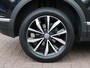 Volkswagen T-Roc 1.5 TSI Style Business | Virtual | 17 inch velgen | Trekhaak | Led