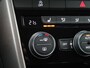 Volkswagen T-Roc 1.5 TSI Style Business | Virtual | 17 inch velgen | Trekhaak | Led