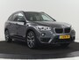 BMW X1 xDrive20i Sport Line | Stoelverwarming | Head-Up | Trekhaak | Camera | Navigatie Plus | Park Assist | Sportstoelen | Full LED | Climate control | Bluetooth | Cruise control | 19 inch lichtmetalen velgen