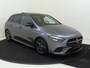 Mercedes-Benz B-klasse 180 Business Solution AMG / Panaroma-dak / Night-Pakket / Achteruitrijcamera /