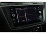 Volkswagen Tiguan 1.5 TSI 150pk DSG Elegance Trekhaak Camera Stoelverwarming Navigatie Keyless Stoelverwarming IQ.Light