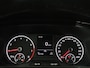Volkswagen T-Cross 1.0 TSI Life | Adaptive cruise | Side Assist | Sportstoelen | Getint glas | 17'' | Airco | Parkeerhulp | Bluetooth | Regen-/lichtsensor
