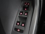 Volkswagen T-Cross 1.0 TSI Life | Adaptive cruise | Side Assist | Sportstoelen | Getint glas | 17'' | Airco | Parkeerhulp | Bluetooth | Regen-/lichtsensor