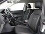 Volkswagen T-Cross 1.0 TSI Life | Adaptive cruise | Side Assist | Sportstoelen | Getint glas | 17'' | Airco | Parkeerhulp | Bluetooth | Regen-/lichtsensor