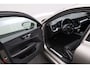 Volvo V60 2.0 T5 Momentum 2019 | INCL. BTW | Navigatie | Carplay | Spraakbediening | Regensensor | Elektrische Ramen | Boekjes | 2 Sleutels | Elektrische Achterklep | Achteruitrij Camera | Nationale Autopas