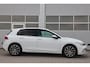 Volkswagen Golf 1.0 TSI 110pk Life | Navigatie | Parkeersensoren | 17" Velgen