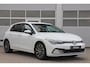 Volkswagen Golf 1.0 TSI 110pk Life | Navigatie | Parkeersensoren | 17" Velgen
