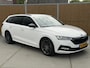 Skoda Octavia Combi 1.0 e-TSI Sport Business Trekhaak | LED verlichting | Sfeerverlichting | Climate control | Cruise control | Navigatiesysteem | Apple CarPlay/Android Auto Full-link | Parkeersensoren achter