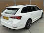Skoda Octavia Combi 1.0 e-TSI Sport Business Trekhaak | LED verlichting | Sfeerverlichting | Climate control | Cruise control | Navigatiesysteem | Apple CarPlay/Android Auto Full-link | Parkeersensoren achter