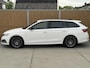 Skoda Octavia Combi 1.0 e-TSI Sport Business Trekhaak | LED verlichting | Sfeerverlichting | Climate control | Cruise control | Navigatiesysteem | Apple CarPlay/Android Auto Full-link | Parkeersensoren achter