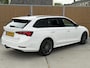 Skoda Octavia Combi 1.0 e-TSI Sport Business Trekhaak | LED verlichting | Sfeerverlichting | Climate control | Cruise control | Navigatiesysteem | Apple CarPlay/Android Auto Full-link | Parkeersensoren achter