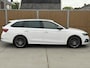 Skoda Octavia Combi 1.0 e-TSI Sport Business Trekhaak | LED verlichting | Sfeerverlichting | Climate control | Cruise control | Navigatiesysteem | Apple CarPlay/Android Auto Full-link | Parkeersensoren achter