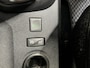 Renault Captur 0.9 TCe Intens | Navigatie/Android/Apple Carplay | LM Velgen 17" | Panoramadak | Voorstoelen Verwarmd | Lederen Bekleding | Airco |