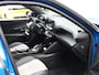 Peugeot e-2008 GT 50kWh | SoH 90,9% | Camera | LEER/Alcantara | Stoelverwarming | LED lampen | 18"LMV | Navigatie