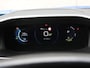 Peugeot e-2008 GT 50kWh | SoH 90,9% | Camera | LEER/Alcantara | Stoelverwarming | LED lampen | 18"LMV | Navigatie
