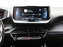 Peugeot e-2008 GT 50kWh | SoH 90,9% | Camera | LEER/Alcantara | Stoelverwarming | LED lampen | 18"LMV | Navigatie